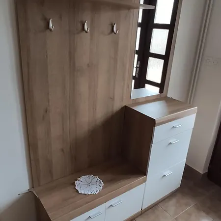 Ema Apartment *