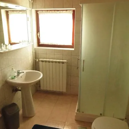 Ema Apartment