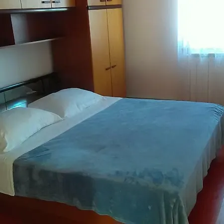 Apartment Ema *