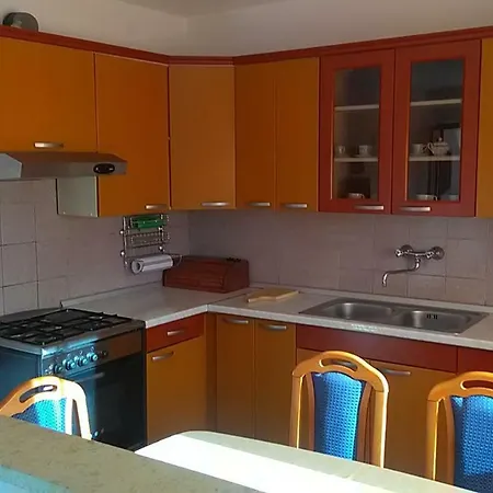 Ema Apartment *